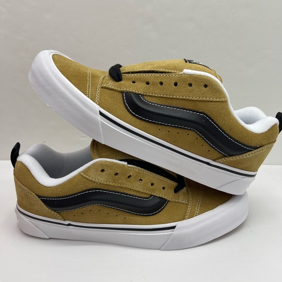 Vans Men’s Ochre and Black Skate Knu Skool
Suede Antelope
VN0009QC5QJ Sneakers - Picture 14 of 16